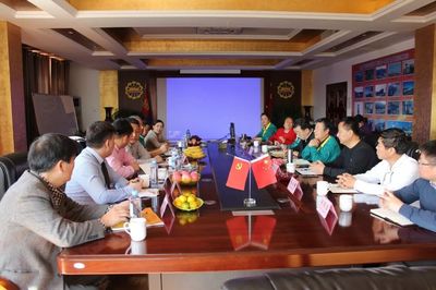 熱烈歡迎蒙古礦業(yè)與重工業(yè)部訪問團(tuán)前來金鵬集團(tuán)參觀考察