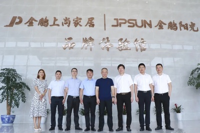 燕舞集團領導一行蒞臨金鵬考察交流