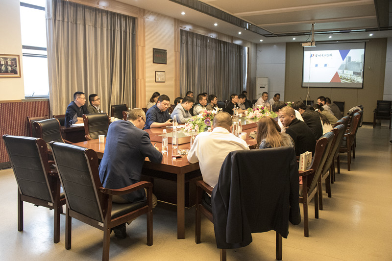 金鵬建設(shè)集團項目管理公司召開4月份月度例會暨財務(wù)、商務(wù)培訓(xùn)會